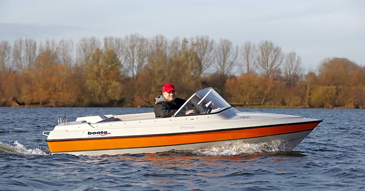 Konsolen- und Sportboote